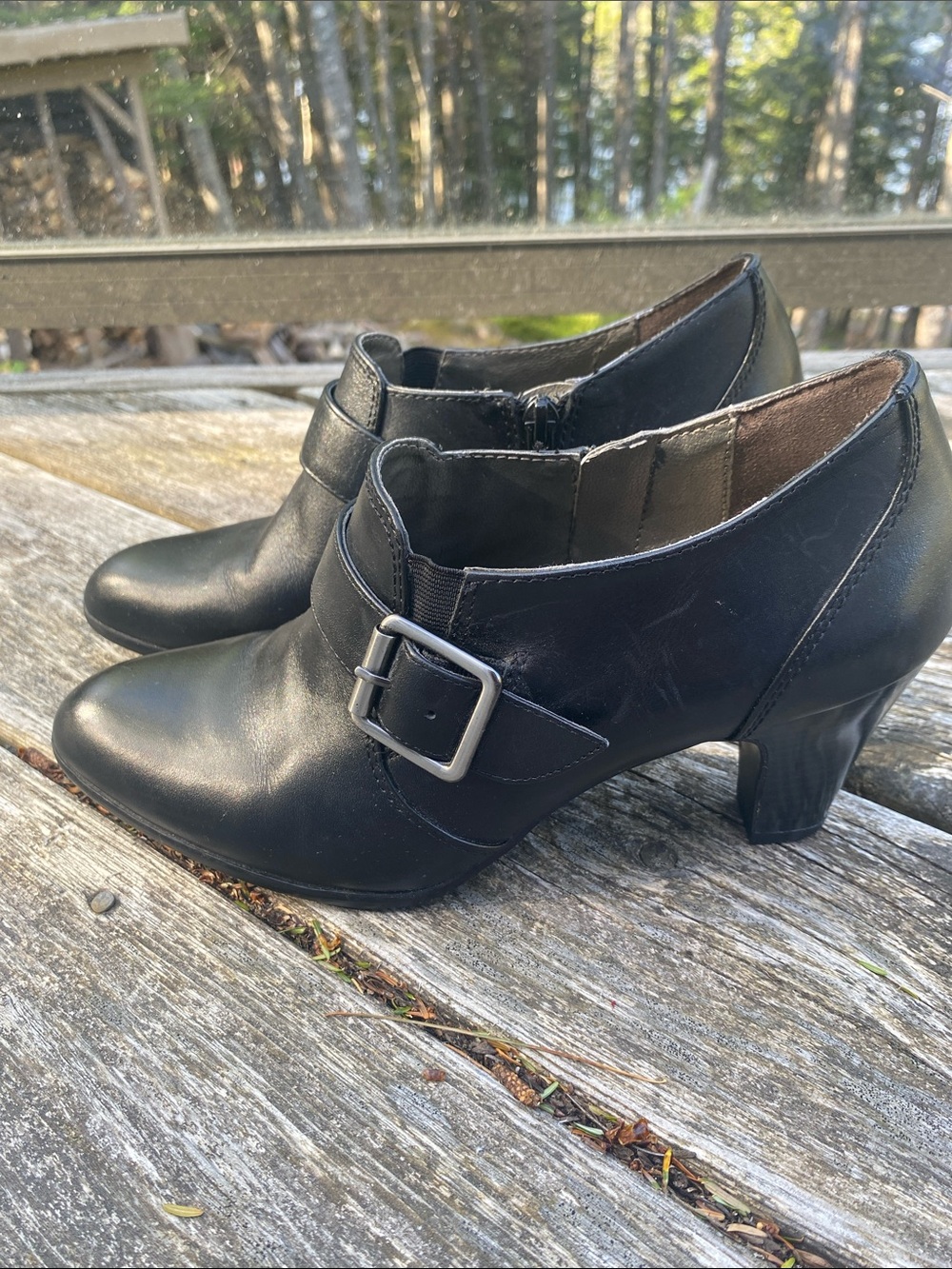 Naturalizer Booties Heels Womens 9 Black Leather Buckle Strap Accent Side Zip